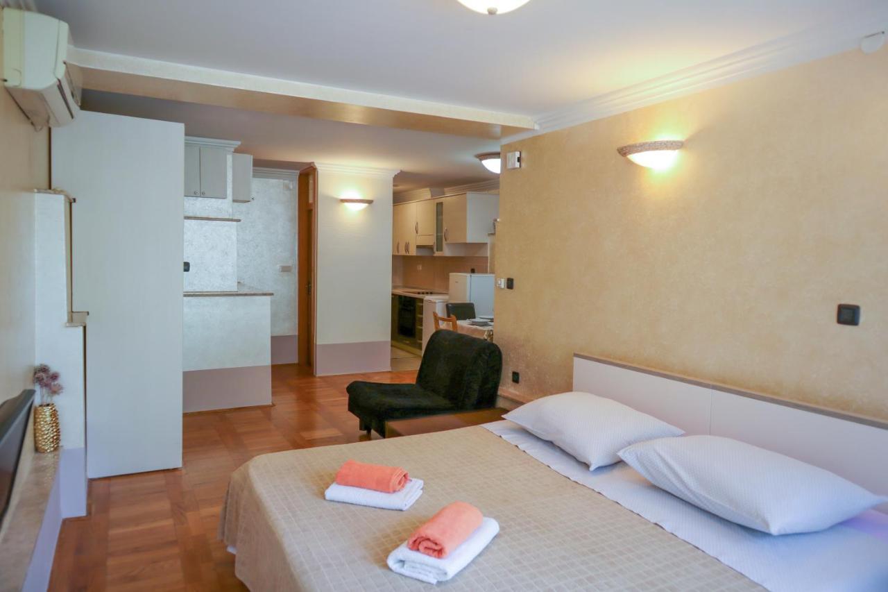 Apartments Okuka สปลิท ภายนอก รูปภาพ